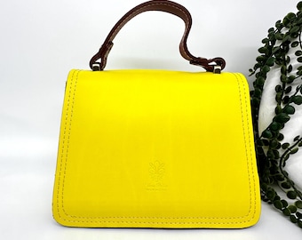 Elegant Italian Leather Crossbody Bag in Yellow – Handmade in Italy