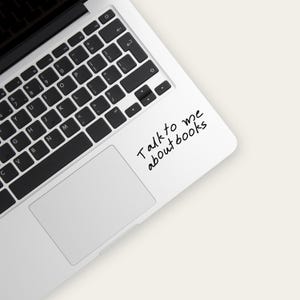 Praat met mij over boeken | Plakkers | Spiegelstickers | Laptopstickers | Esthetische vinylstickers | Zelfklevende decoratie | Positieve affirmaties