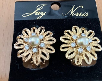 Pendientes vintage Jay Nouis dorados FLOWER CLIPS con pétalos de diseño abierto, perlas y pedrería