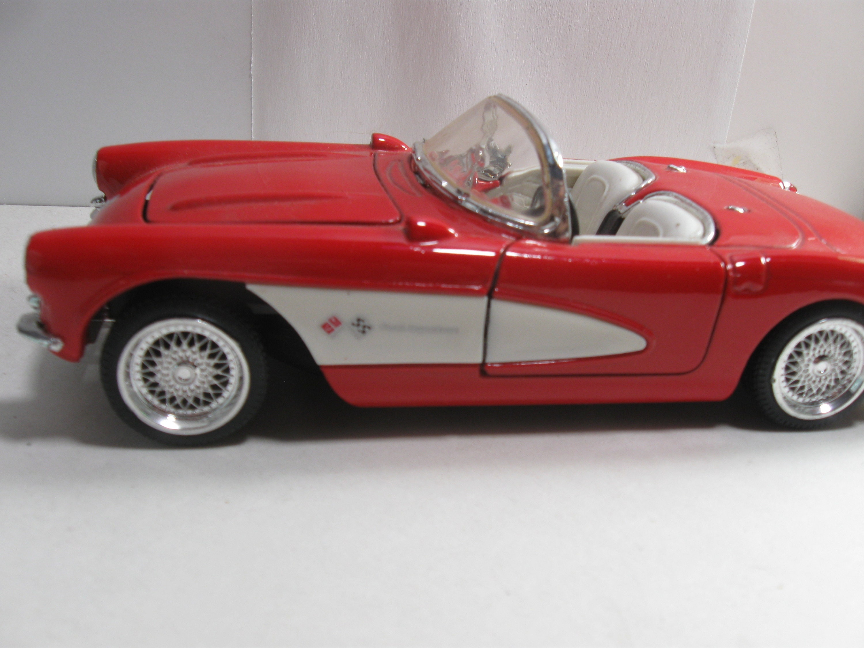 1957 Chevrolet Corvette Convertible 1/18 Scale Die-cast Model
