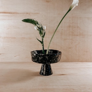 Ikebana-plantenbak met kenzan – handgemaakte keramische bloemstukkom voor Japans minimalistisch decor