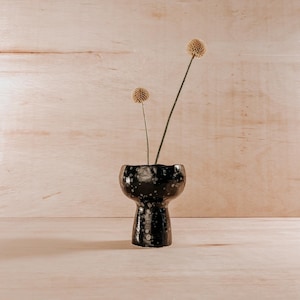 Ikebana-plantenbak met kenzan – handgemaakte keramische bloemstukkom voor Japans minimalistisch decor