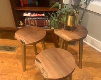 Prachtige handgemaakte live edge walnoot kleine/plantentafels