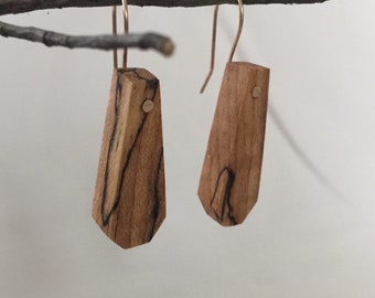 Mooie handgemaakte spalted maple oorbellen, houten oorbellen, maple oorbellen, spalted maple oorbellen