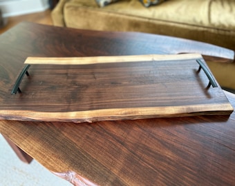 Mooie Live Edge Black Walnut charcuterieplank, charcuterieplank, snijplank, kaasplank, dienblad