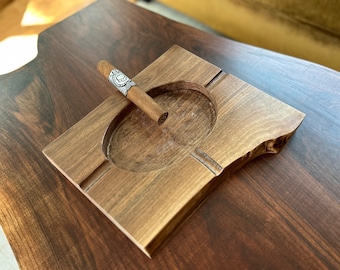 Mooie handgemaakte Live Edge zwarte walnoot sigarenbak, sigarenbak, asbak, sigarenhouder
