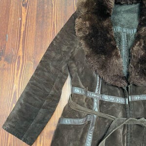 Penny Lane Women&#39;s Vintage 1970s Brown Shearling Coat Fur Trim