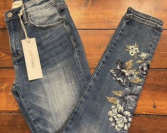 Driftwood NWT Embroidered Floral Pattern Mid Rise Denim - Sz 24