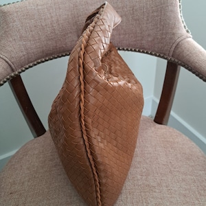 Woven leather hobo bag/women large capacity bag/handmade women bag/everyday bag/women leather handbag/shoulder bag/ zdjęcie 7