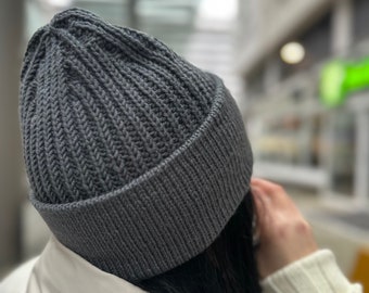 Merino Wool Winter Hat (Hand Knitted, Grey)