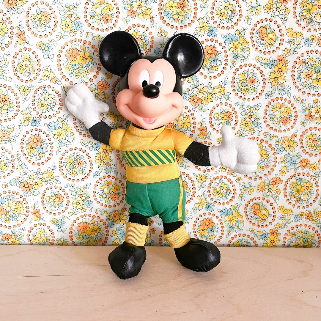 Vintage Disney Mickey Mouse Sports Champions Soccer 11