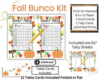 Op de afbeelding: Bunco-spelset met herfstthema met printbare scorekaarten, telbladen en tafelkaarten. De kaarten hebben een pompoendesign met oranje en witte stippen. De tekst "Bunco Party" staat gedrukt op de scorekaarten en telbladen.