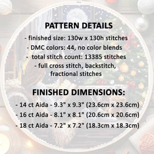 Puede incluir: Un patr&oacute;n de punto de cruz mostrado en un bastidor de madera, con instrucciones detalladas. El texto incluye las dimensiones finales para tela Aida de 14, 16 y 18 ct, con medidas en cm. Los detalles del patr&oacute;n incluyen recuentos de puntadas y colores DMC.