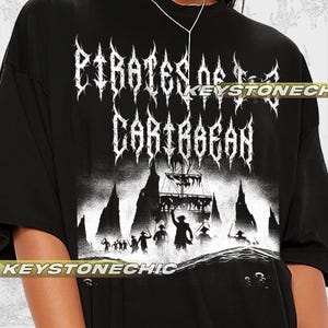 Camiseta de Piratas del Caribe de Disney Black Metal, camiseta de la película, regalo para mujer y hombre, camiseta unisex