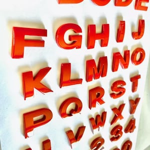 Letra metálica adhesiva 3D de alta calidad 4,5 cm Roja