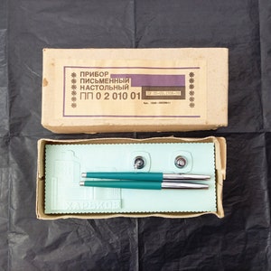 Vintage Soviet-Era pen stand &quot;Kharkov&quot;. Ballpoint and Fountain Pens Set in Original Box