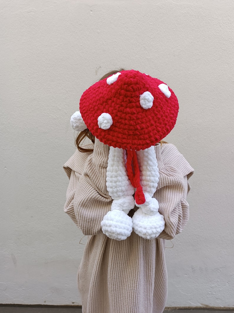 Paddenstoel knuffelpatroon. Amigurumi leuk voor een meisje. Veiligheidsdeken van pluche speelgoed. Eenvoudig laag-naai-haakpatroon voor beginners. Engels afbeelding 5