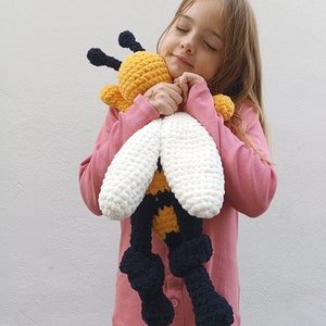 Bee Snuggler Crochet Pattern: Amigurumi Plush Toy (PDF Pattern) - Etsy
