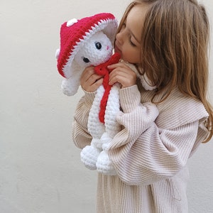Mushroom snuggler pattern. Amigurumi lovely for baby girl. Plush toy security blanket. Easy low sew crochet pattern for beginners. English zdjęcie 8