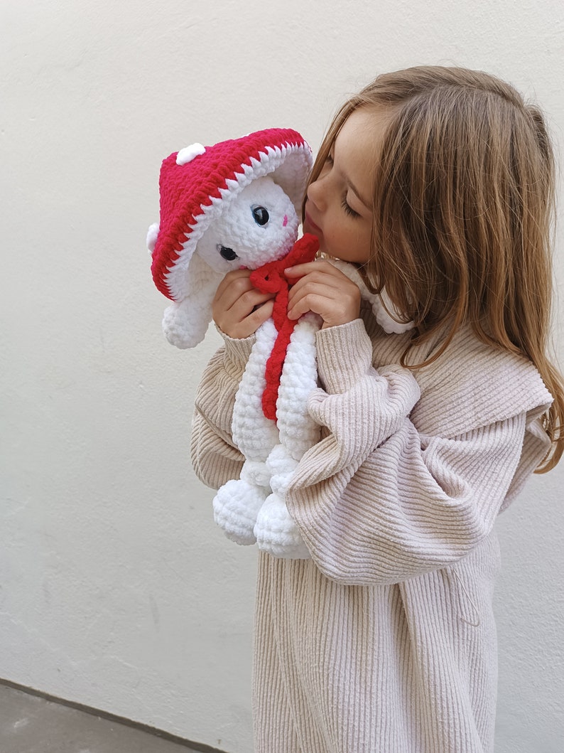 Mushroom snuggler pattern. Amigurumi lovely for baby girl. Plush toy security blanket. Easy low sew crochet pattern for beginners. English zdjęcie 8