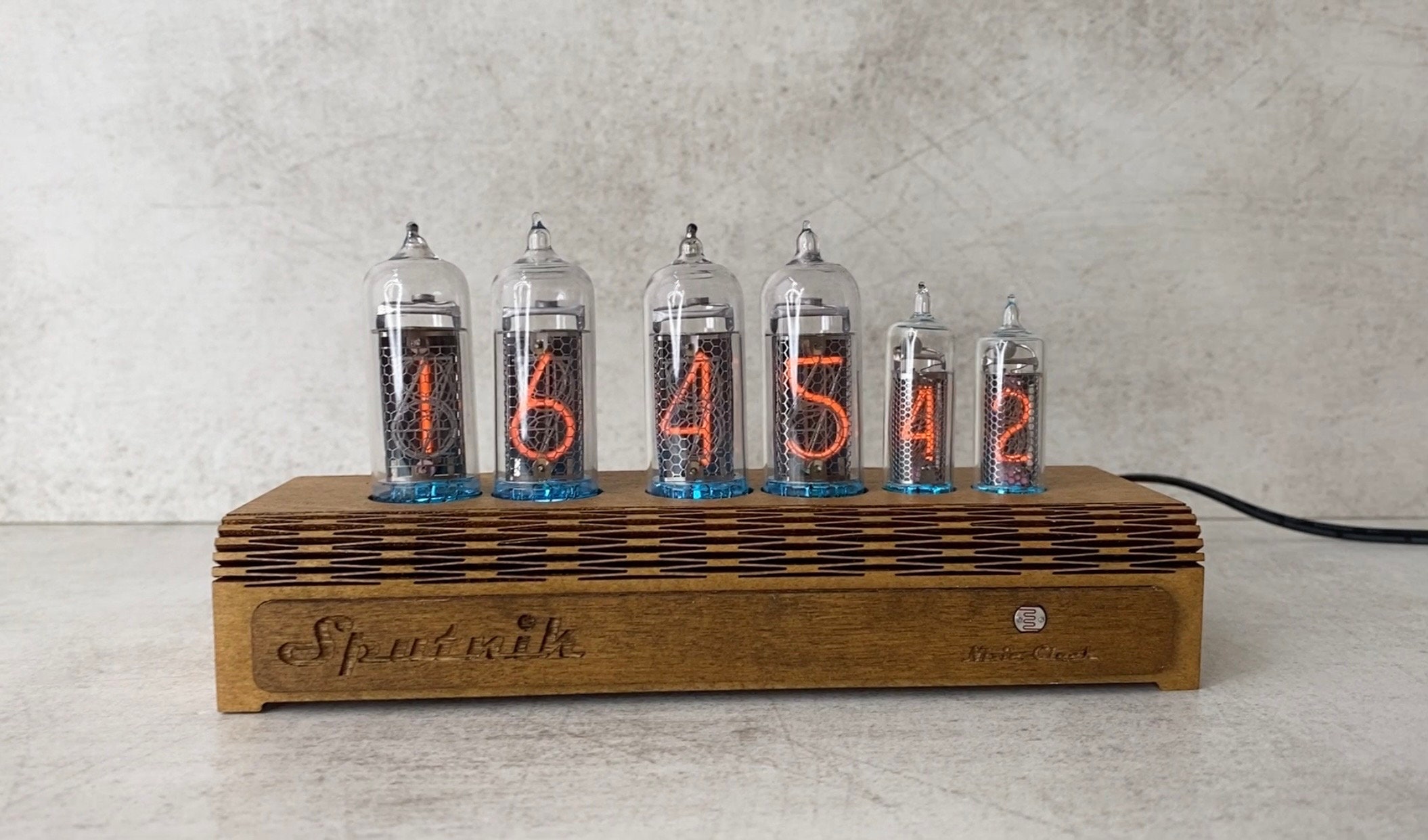 Nixie Tube Clock 4xIN14 2xIN16 Wooden Home Decor