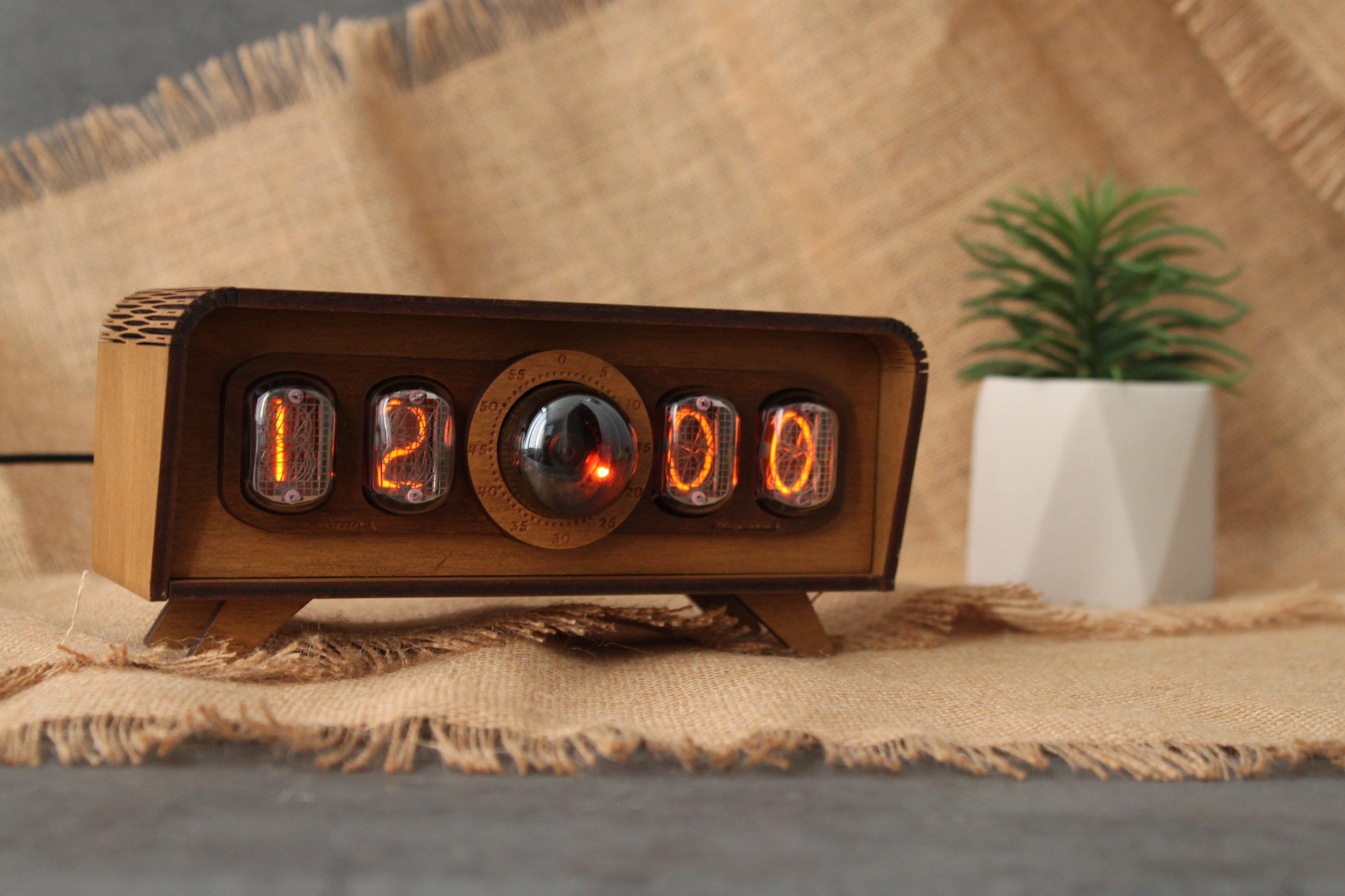 Nixie Clock 4 digits　IN-12 & B5092 Envoy IN-12 4-digit Nixie Clock – Nixie Clocks Shop