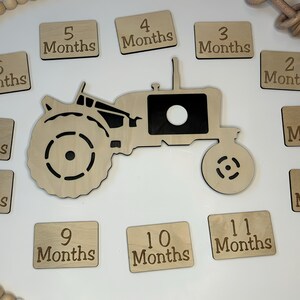 Jalons mensuels des tracteurs à bois | Marqueurs mensuels interchangeables pour bébé | Accessoire photo | Jalon du tracteur | Cartes d'étape | Cadeau baby shower