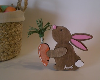 Portamonedas personalizado de conejo de Pascua: Marcador de abedul báltico envejecido