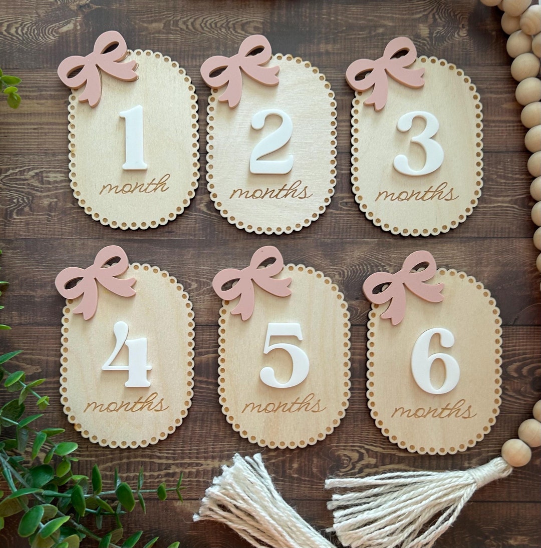 Wooden Baby Monthly Milestone Markers: Scallop Bow Photo Props - Etsy
