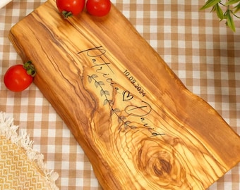 Gepersonaliseerde olijfhouten snijplank: serveerschaal charcuterie met Live Edge voor jubileum