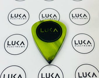 Handmade guitar pick in shape of teardrop made of kirinite and uhmwpe beautiful gift for guitarist - Green Triple Tear