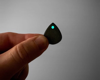 Handcrafted 2 & 3mm thick glowing guitar pick made of uhmwpe in shape of jazz and flow gift for musician - Singular Glow PE