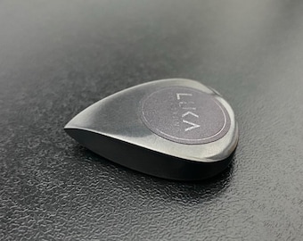 High performance handcrafted modern guitar pick made of durable peek in shape of teardrop the best jewerly for guitarist - Tear Peek CF