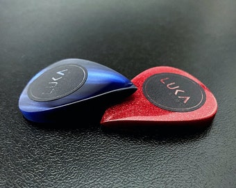 Handcrafted kirinite guitar plectrum in red and blue, guitar pick in shape of teardrop, best gift for guitarist - Blue Pearl & Ruby Teardrop