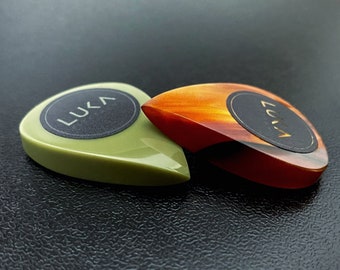 Handcrafted kirinite guitar plectrum in shape of teardrop, unique handmade guitar pick for guitarist - Root Beer & Olive Green Teardrop
