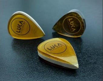 Artisan modern guitar pick made of premium peek and ultem plastic in shape of teardrop, beautiful gift by Luka - Triple Teardrop