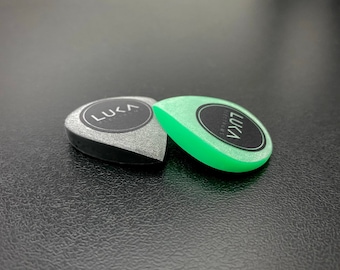 Handmade 6mm thick guitar pick made of durable uhmwpe black green material best gift for musician by Luka Plectrums - Jazz PE 6