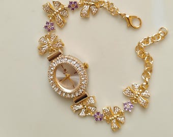 The Watch Sisters Rainbow Butterfly, kolekcja zegarków z zawieszkami, zegarek z cyrkoniami, bransoletka z zawieszkami w stylu vintage, zegarek z zawieszkami w kształcie serca, zegarek z kwiatami