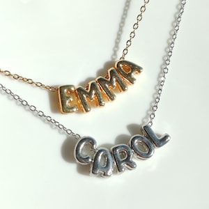 Collar con nombre personalizado con letra de burbuja minimalista, regalo personalizable para ella, collar personalizado, collar con nombre, collar con letra minimalista