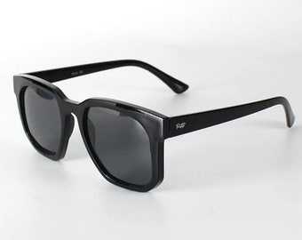 Charles Black Unisex quadratische Sonnenbrillen, polarisierte Gläser, UV400 Brillen, Modesonnenbrillen, Sonnenbrillen, coole Frauen Accessoires