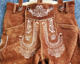 Men’s Traditional Brown Suede Lederhosen with Embroidered Suspenders | Bavarian Oktoberfest Shorts | Genuine Leather German Trachten Outfit