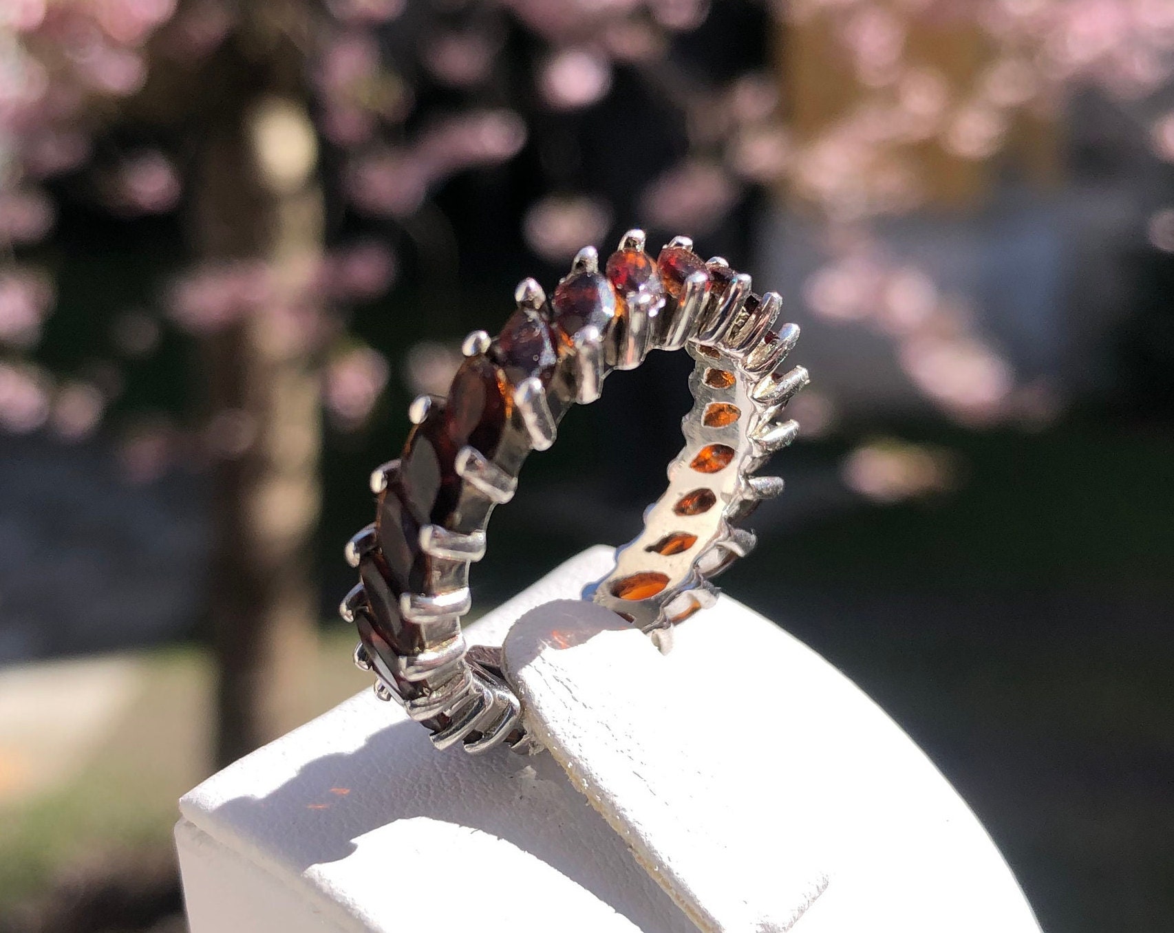 チェコガーネットリング：スターリングシルバーのアルマンディン