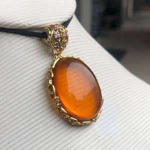 Natürlicher Bernsteinanhänger und 925er Silberanhänger, Butterscotch-echter Bernsteinanhänger, Geburtsstein-Heilbernsteinanhänger Cognac-Farbe Bernstein