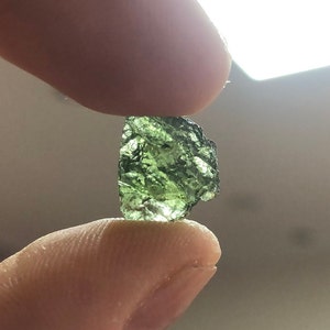 Äkta rå moldavitkristall: tjeckisk meteoritsten bild 3
