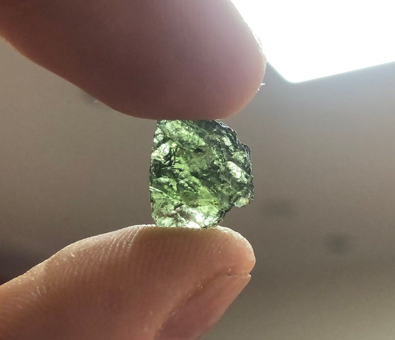 Äkta rå moldavitkristall: tjeckisk meteoritsten bild 3