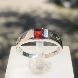 Garnet Wellenring in 925 Sterling Silber Roter Granat Ringe für Frauen