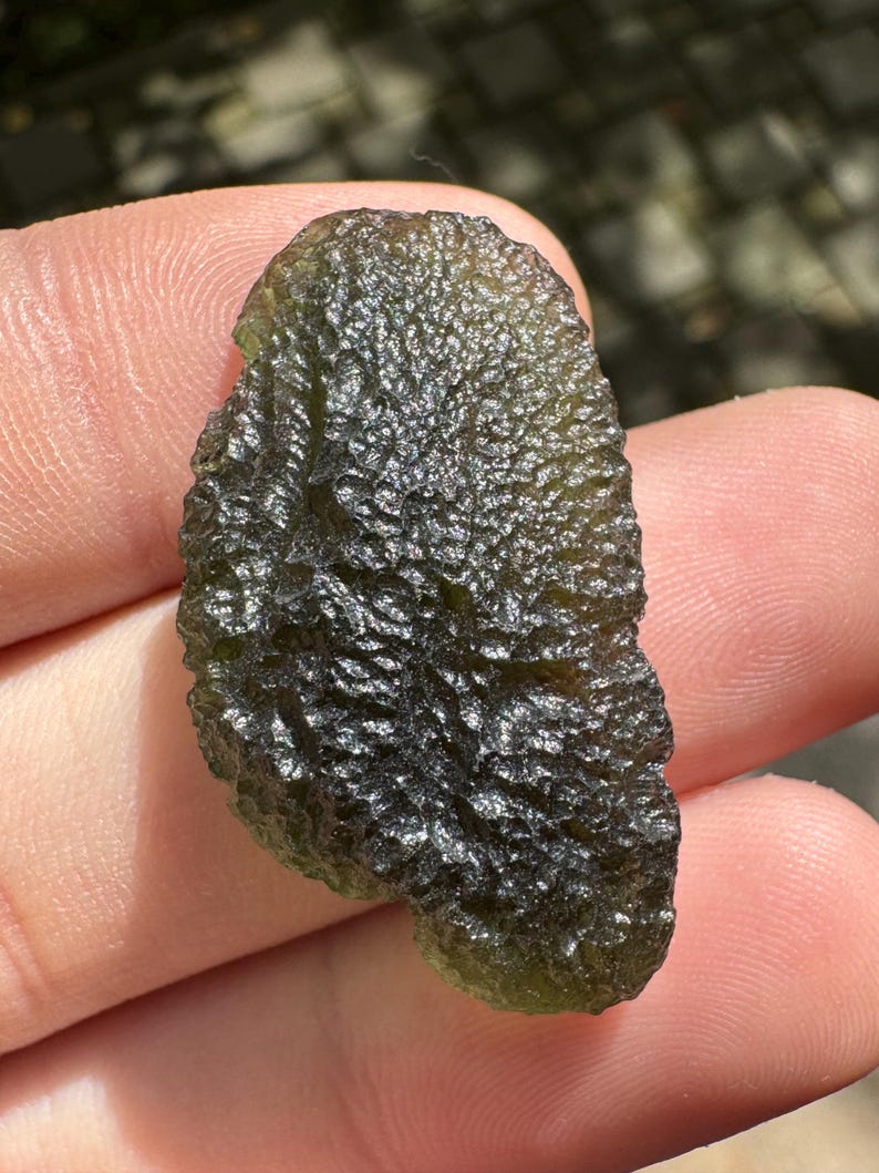 Roher Vrabce Moldavit Kristallstein: Authentischer grüner Edelstein, 5.7 Gramm Bild 2