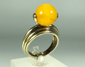 Handmade Baltic Yellow Amber Ring: Goldplated Sterling Silver, Size 8