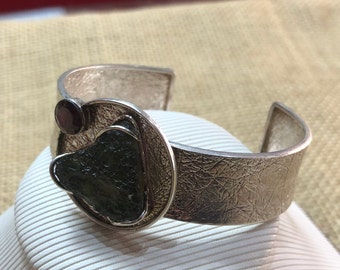 Bracelet artisanal en argent sterling moldavite brut : bijoux en tektite plaqué or