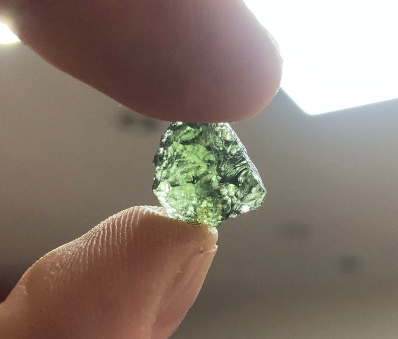 Äkta rå moldavitkristall: tjeckisk meteoritsten bild 9